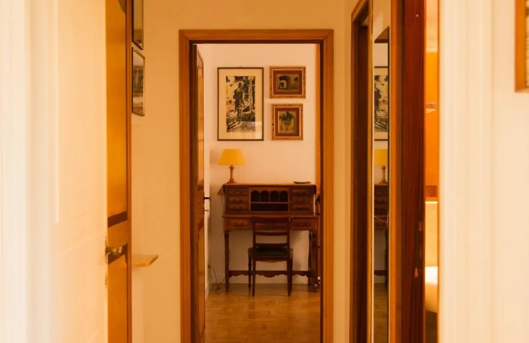 Ficus Corner - Vatican-1